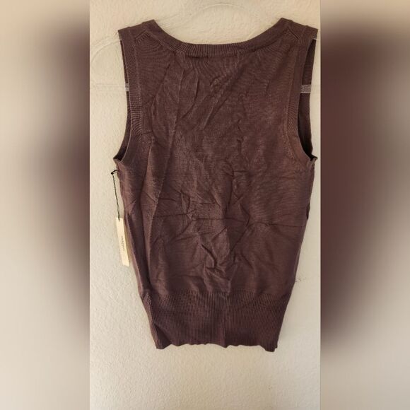 Vertigo Paris Sleeveless Sweater Top-Brown - Picture 4 of 4